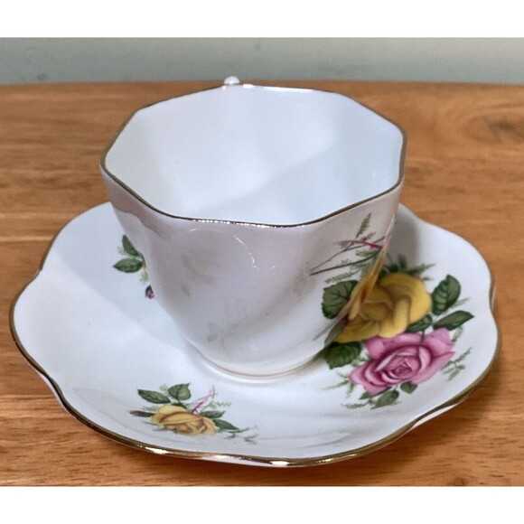 Queen Anne Fine Bone China England Yellow and Pink Roses Tea Cup and Saucer - Picture 5 of 11